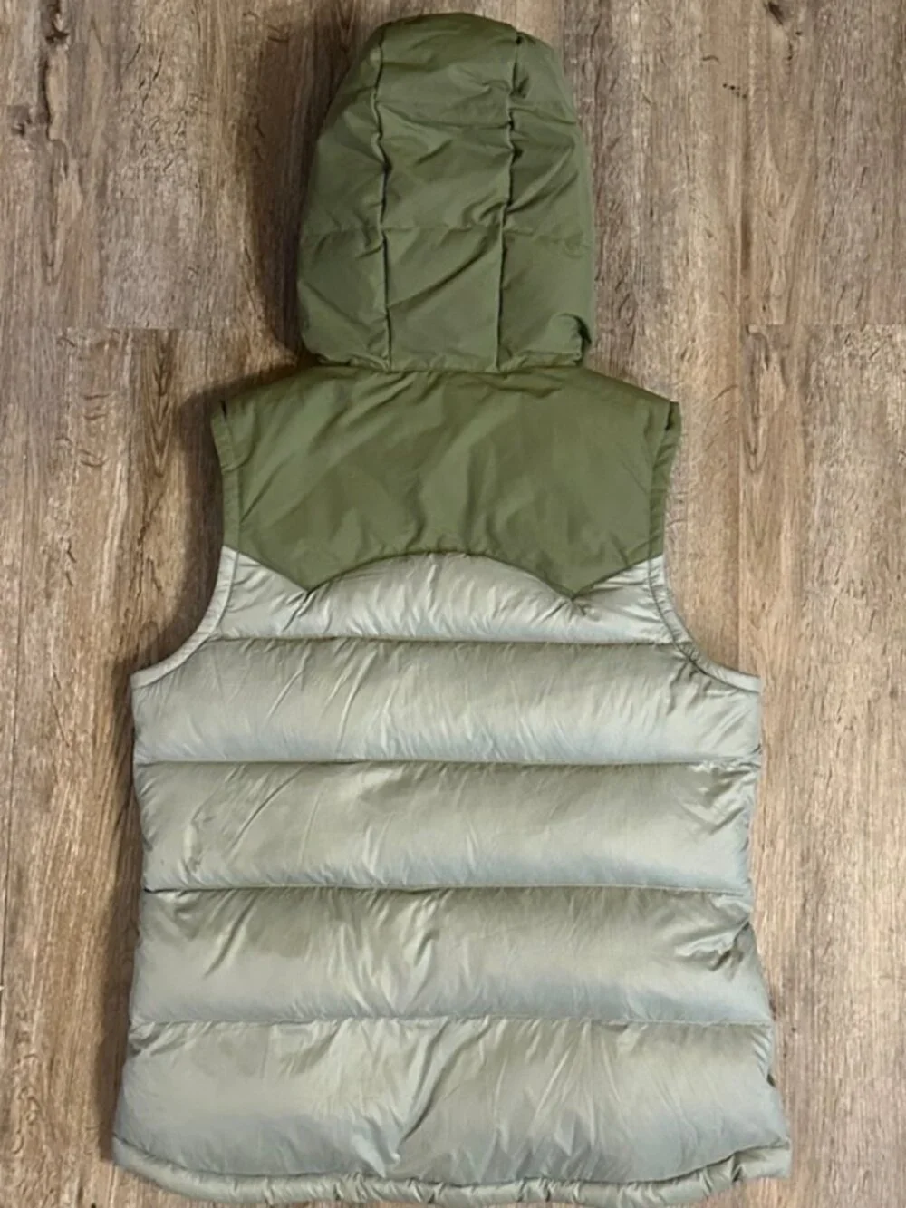 Patagonia Women's Bivy Hooded Down Vest Small Green Recycled Puffer EUC